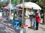 Penjual-makanan-dan-minuman-di-Lapangan-5-Desember-Kota-Marabahan-Kamis-09032023.jpg