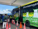 Penumpang-menaiki-BRT-Trans-Banjarbakula-di-sds.jpg