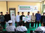 Penyaluran-secara-simbolis-beasiswa-program-HSU-Cerdas-dari-Baznas-Hulu-Sungai-Utara.jpg