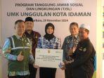 Penyerahan-Simbolis-bantuan-PLN-Peduli.jpg