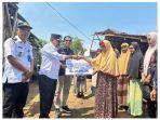 Penyerahan-bantuan-kepada-korban-bencana-angin-puting-beliung12.jpg