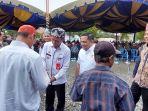 Perwakilan-warga-Kecamatan-Bumimakmur-ceria-menerima-sertifikat-tanah2.jpg