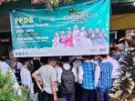 Peserta-PPDB-SMKN-1-Tanjung-antre-menunggu-proses-pendaftaran-PPDB.jpg