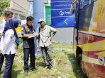 Petugas-BPTD-Kelas-II-Kalsel-periksa-angkutan-umum-dan-bus-pariwisata-Rabu-08112023.jpg