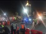 Petugas-berjaga-di-simpang-Kejaksaan-di-titik-penutupan-Jalan-A-Syairan.jpg