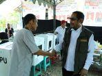 Pj-Bupati-HSU-H-Zakly-Asswan-saat-berada-di-salah-satu-TPS-pemilihan-BPD.jpg