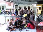 Polres-HST-Buka-Dapur-Umum-untuk-masyarakat-terdampak-banjir-di-HST-2.jpg