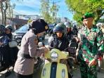 Polres-Tanahbumbu-membagikan-sebanyak-1000-bendera-merah-putih.jpg