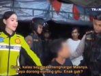 Polwan-Brigadir-Putri-Sirty-Cikita-Sabunge-tidak-sopan-tegur-orang-makan.jpg