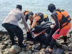 Proses-evakuasi-jasad-tanpa-kepala-yang-ditemukan-di-tepi-pantai-di-Lampung-Selatan.jpg