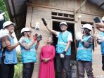 Prosesi-penyalaan-program-LUTD-di-rumah-Maria-warga-desa-Hingan-Tokung-Murung-Raya.jpg