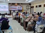 Puluhan-Pokja-Kampung-KB-di-Banjarmasin-sedang-menyimak-materi2.jpg