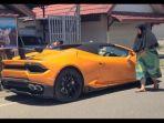 Putri-Sandaga-pakai-daster-nyetir-mobil-mewah-Lamborghini.jpg