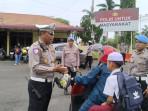 Ratusan Kendaraan Terjaring Razia di Banjarbaru, Anak-Anak Dapat Helm Gratis dari Satlantas Polres 