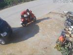 Rekaman-CCTV-memperlihatkan-detik-detik-mobil-baks.jpg