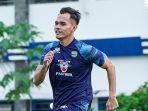 Rezaldi-Hehanusa-Live-streaming-TV-online-Indosiar-bola-Persib-vs-dewa-united-gratis-tv-lokal.jpg