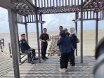 Rombongan-Komisi-II-DPRD-Tala-meninjau-dermaga-Pantai-Batakan-Baru.jpg