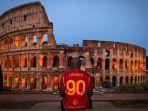 Romelu-Lukaku-di-depan-Colloseum-as-Roma.jpg