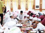 Sahur-bersama-Gubernur-kalselll-H-Sahbirin-Noor-Paman-Birin-dengan-85-anak-yatim-piatu.jpg