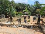 Satgas-TMMD-ke-126-Kodim-1022Tanahbumbu-bangun-rumah.jpg