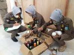 Satpol-PP-Tala-kembali-menggeruduk-tempat-penyimpananperedaran-miras-Rabu-20122.jpg