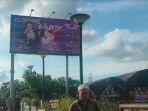 Satu-Baliho-yang-menampilkan-wanita-berpakaian-minim.jpg