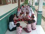 Siswa-SDN-Bata-Desa-Bata-Kecamatan-Juai-Kabupaten-Balangan-berkumpul.jpg