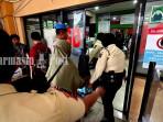 Siswa-keracuna-mbg-di-martapura-8.jpg