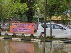 Spanduk-dipasang-di-lokasi-banjir-di-HSU.jpg