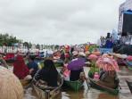 Suasana-Festival-Pasar-Terapung-Lokbaintan-20252.jpg