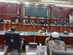Suasana-RDPU-yang-digelar-Komisi-I-DPRD-Tala-di-ruang-rapat-paripurna.jpg