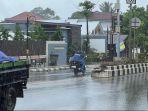 Suasana-arus-lalulintas-di-pertigaan-Pelabuhan-Ferry-Jalan-Ahmad-Yani.jpg