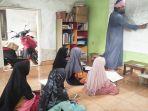 Suasana-belajar-di-TPQ-Hidayatussyibyan-di-Desa-Bumijaya-Kabupaten-Tanah-Laut-Tala.jpg