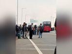 Suasana-bus-kades-banjar-terbakar.jpg