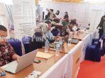 Suasana-job-fair-atau-bursa-kerja-di-ajang-Kalsel-Expo-Kalsel-Banjarbaru-Minggu-03092023.jpg