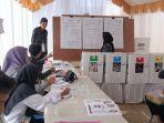 Suasana-perhitungan-suara-Pilpres-di-TPS-01-di-Desa-Keramat-Martapura.jpg