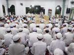Suasana-peringatan-14-tahun-wafatnya-ulama-besar-KH-Muhammad-Djazouly-Fadil-Seman1.jpg