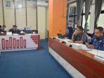 Suasana-rapat-kerja-Komisi-II-DPRD-Kotabaru-dengan-Diskominfo-Kotabaru.jpg