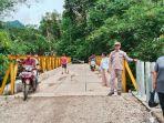 Supianor-meninjau-infrastruktur-jembatan-di-Desa-Marajai-Kecamatan-Halong.jpg