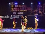 TARIAN-Penampilan-tarian-dari-kelompok-seni-di-Balangan-D.jpg