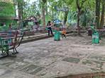 Taman-Rakat-Mufakat-di-Kandangan-juga-tersedia-fasilitas-bermain-anak-Rabu-1102025.jpg