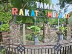 Taman-Rakat-Mufakat-di-Kota-Kandangan-dengan-menyediakan-tempat-yang-sejuk.jpg