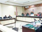 Tiga-saksi-dalam-sidang-terdakwa-Bupati-hsu-Nonaktif-H-Abdul-Wahid-di-Banjarmasin-06062022.jpg