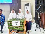 Tiga-siswa-SMPN-2-Juai-Novita-Zahra-Nor-Halilah-Mika-Listina-ikut-lomba-cerdas-cermat.jpg