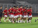 Timnas-Indonesia-sedang-berlatih-di-Stadion-Madya-Senayan-Jakarta-Senin-262025-malam.jpg