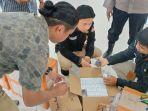 Tinta-yang-menjadi-perlengkapan-pemungutan-suara-tiba-di-Kotabaru.jpg