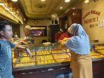 Toko-Emas-Taisir-1-Harga-emas-perhiasan-99-di-Banjarmasin-hari-ini-naik-tipis.jpg