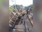 Dua Hari Berselang, Truk Trailer Terbalik di Desa Antar Baru Marabahan Belum Dievakuasi