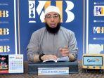 Ustadz-Khalid-Basalamah-terangkan-mengenai-hal-bisa-menyebabkan-rumah-tangga-bermasalah.jpg