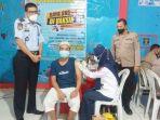 Vaksinasi-di-Rumah-Tahanan-Rutan-Kelas-IIB-Kandangan-Kabupaten-Hulu-Sungai-Selatan-HSS.jpg